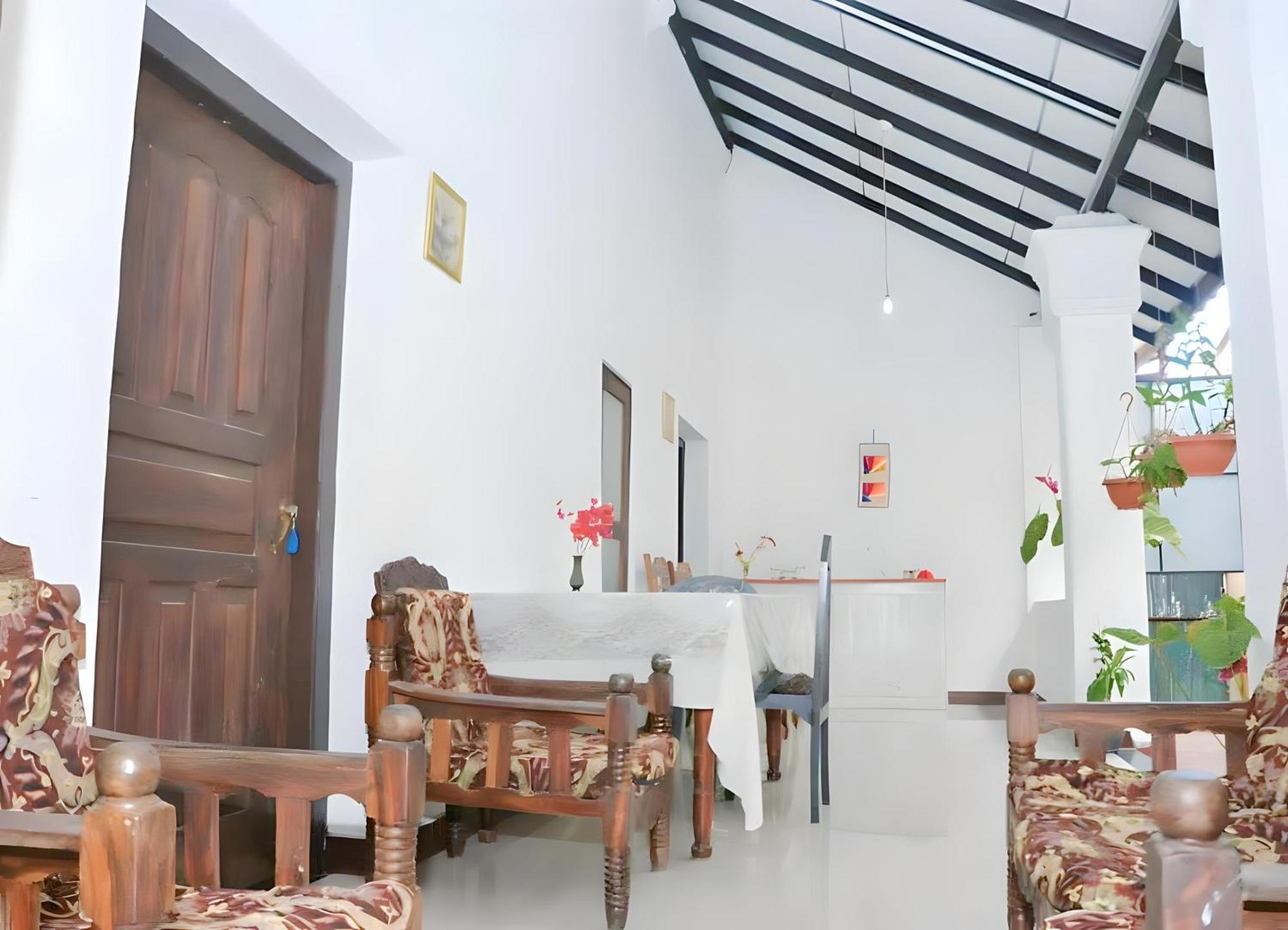 Traveller'S Hostel Hikkaduwa Luaran gambar